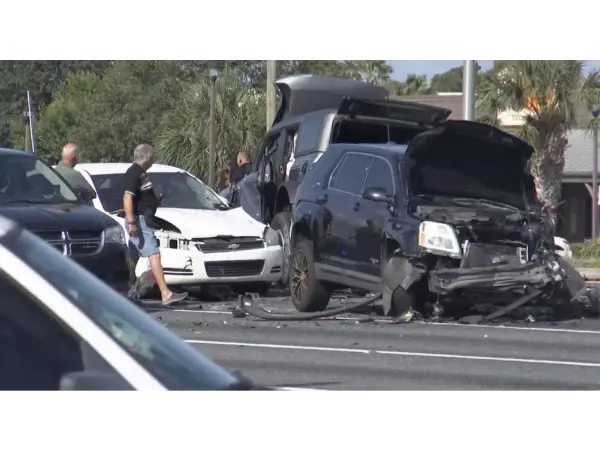 2025 फोर्ड ब्रोंको ट्रान्समिशन माउंट फेल्युअर: ऑफ-रोड जवळ-रोलओव्हर स्पार्क्स कम्युनिटी अलार्म