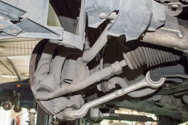 तुमच्या चेसिसचा अंडररेटेड “सायलेन्सर”: स्वे बार बुशिंग्स शेप प्रीमियम ड्रायव्हिंग कसे वाटते