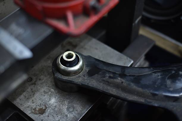 कंट्रोल आर्म बुशिंग डिझाइनमध्ये लाइटवेटिंग ट्रेंड